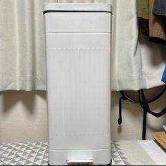 ゴミ箱 スチールの画像