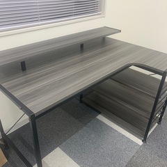 パソコンデスクの画像