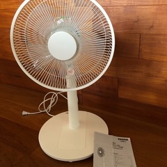 ニトリ 立ったまま操作できる リビング扇風機 NTR26NI