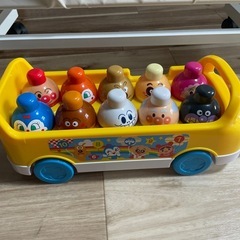 脳をはぐくむ　かぞえてつみつみバス　アンパンマン