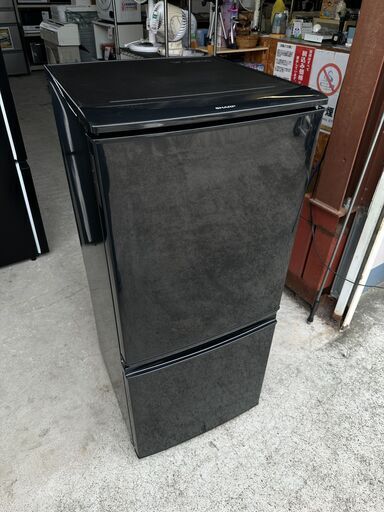 【動作保証あり】SHARP シャープ 2016年 SJ-D14B 137L 2ドア 冷凍冷蔵庫 【管理KRR642】