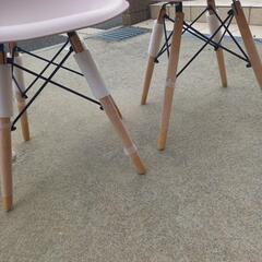 椅子２脚の画像