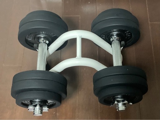【取引中】トレーニング用品一式　筋トレセット　フラットベンチ　ダンベル30kg (15kg×2)　ダンベルラック