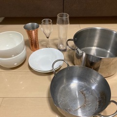 両手鍋　皿など