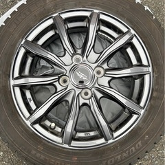 スタッドレスタイヤホイール付き4本セット4穴の画像
