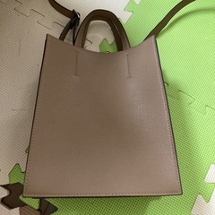 ショルダーバッグ　ブラウン　茶色