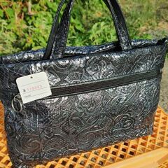 新品未使用品 美品 JRA シャークスキン　高級バッグ 幅32cm 高さ23cm 内ポケット 5個 外に1個の画像