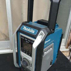 山作業に最適makitaMR113充電式ラジオ0円