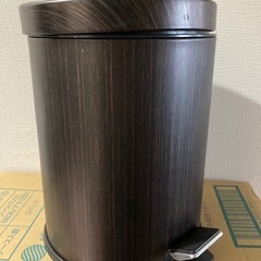 【中古品】ゴミ箱　ペダル付き　茶色　の画像