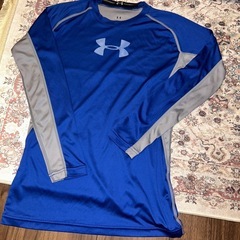 Under Armour アンダーシャツ 青 長袖(キッズ130)