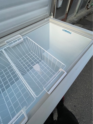 【動確済み】2020年 SANDEN 業務用 冷凍庫 SH-700XD 690L 1770×730×900 単相 100V 冷凍ストッカー フリーザー 大型 サンデン 厨房 大阪発