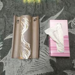 陶器 壁掛け可能な花瓶と丸壺一輪挿しセットの画像