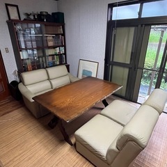 椅子、テーブル
