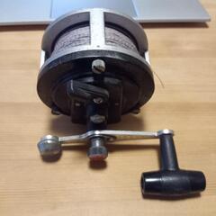 珍しいタイコ型のリール
