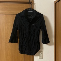 MCD BLACK刺繍7部袖シャツの画像