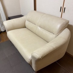 最終値下げ！！2人掛け本皮ソファーの画像