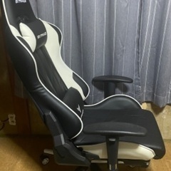 ゲーミングチェアの画像