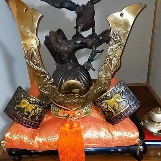 鉄兜　(五月人形)