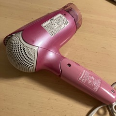 【値下げ】2019年製【Panasonic】ピンク色ドライヤーの画像