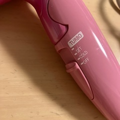 【値下げ】2019年製【Panasonic】ピンク色ドライヤーの画像