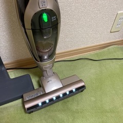 【引き取り予定者決定】日立　コードレス掃除機　充電スタンドタイプ　の画像