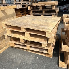 無料！使用済み　木製パレット　　薪ストーブに、キャンプファイヤーに、焚き火にDIYにどうぞの画像