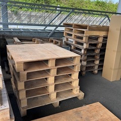無料！使用済み　木製パレット　　薪ストーブに、キャンプファイヤーに、焚き火にDIYにどうぞの画像