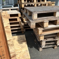 無料！使用済み　木製パレット　　薪ストーブに、キャンプファイヤーに、焚き火にDIYにどうぞの画像