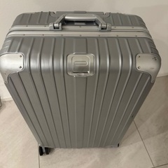 Amazonで購入したキャリーバッグの画像