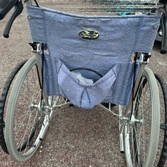 折り畳み車椅子(中古品)の画像