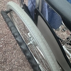 折り畳み車椅子(中古品)の画像