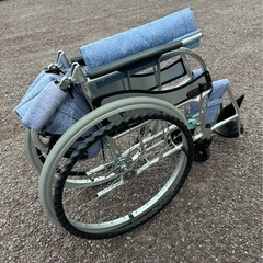 折り畳み車椅子(中古品)の画像