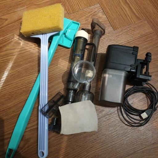 水槽掃除道具、自動給餌器　セットで