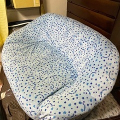 ブルーのミニソファーの画像