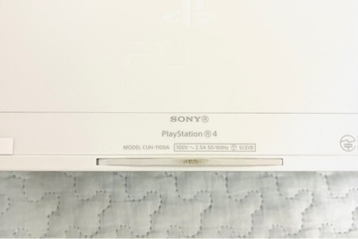 (ソフト付)Sony PlayStation 4 CUH-1100 ホワイト 