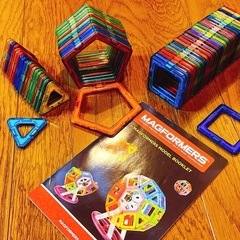 マグフォーマー　MAGFORMERS 基本セット 62ピース ＋タイヤの画像