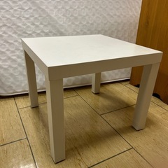 IKEAのローテーブルてす。