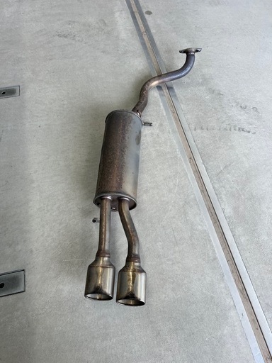 プリウスα モデリスタ　マフラー