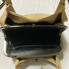 柔らかい生地のがま口バンドバックの画像