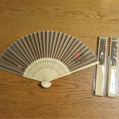 扇子　金の房　　1つ50円