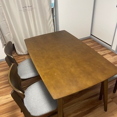 ダイニングテーブル 4点セット（定価44,000円）の画像