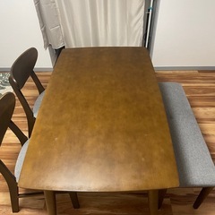 ダイニングテーブル 4点セット（定価44,000円）の画像
