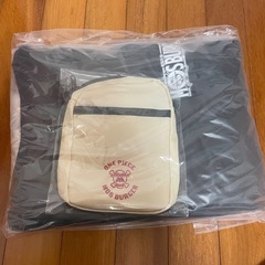 ONE PIECE ワンピース　モスバーガー　福袋　ブランケット　Tシャツ　バッグの画像