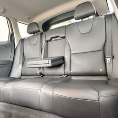 後期型XC60ターボ T5ラグジュアリー 機関絶好調！インテリセーフテン レーダークルーズ 本革シートヒーター ソナー AFS 18アルミ 車検8/2の画像