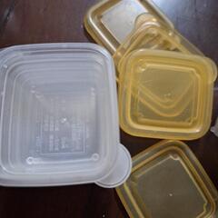 小さいタッパ！弁当のフルーツや離乳食にも！の画像