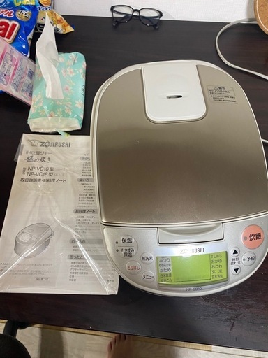 炊飯器　5.5合　\nZOJIRUSHI　NP-CB10