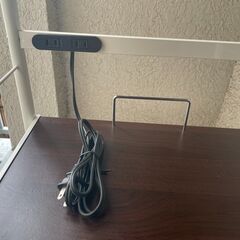 コンセント付き棚の画像