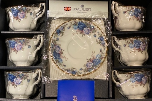 【新品未使用品】早い者勝ち！廃盤　ロイヤルアルバート　ムーンライトローズ　カップ&ソーサ