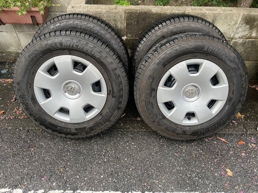 ハイエース スタッドレスタイヤ