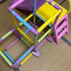 室内用滑り台つきジャングルジムの画像